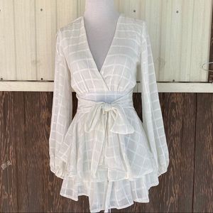 Princess Polly flowy romper white surplice Size 6